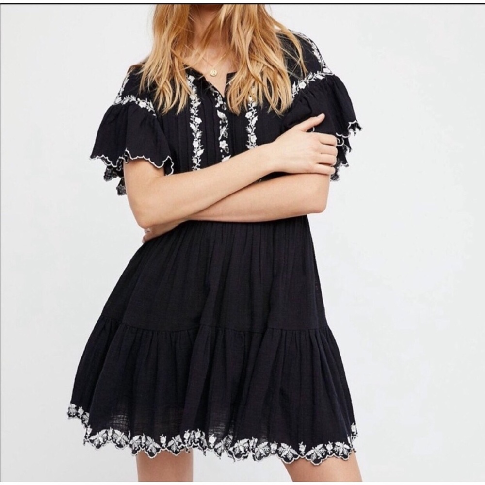 Free People Peasant Dress💕